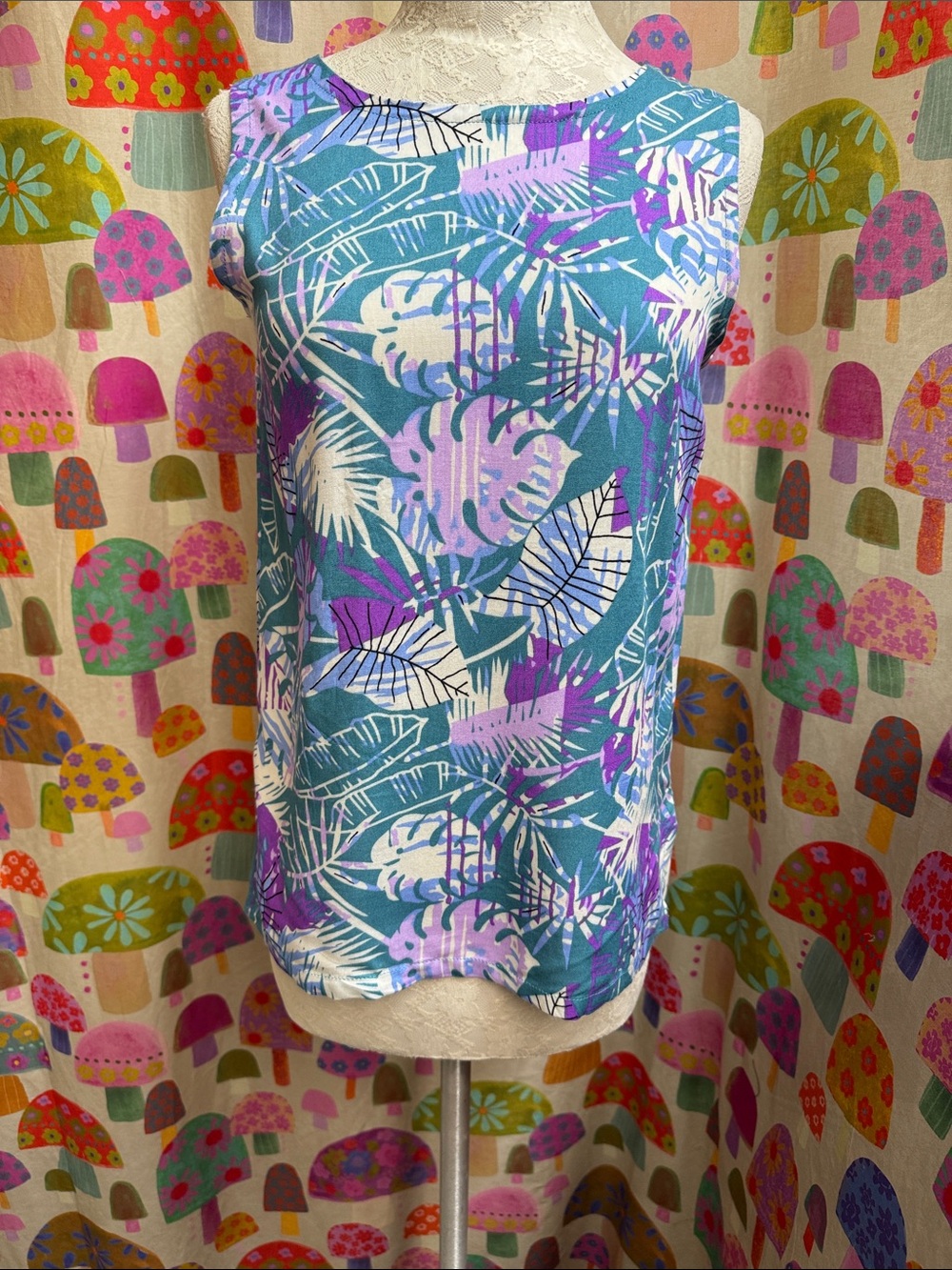 Makai Beach Hawai'i Tank Top. Small. NWT